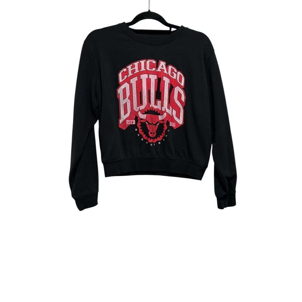 NBA‎ Chicago Bulls Basketball Crewneck Sweatshirt, Mascot & Logo, Black Medium